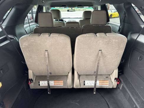 Used 2014 Ford Explorer XLT w/ Equipment Group 202A AWD/4WD image 6