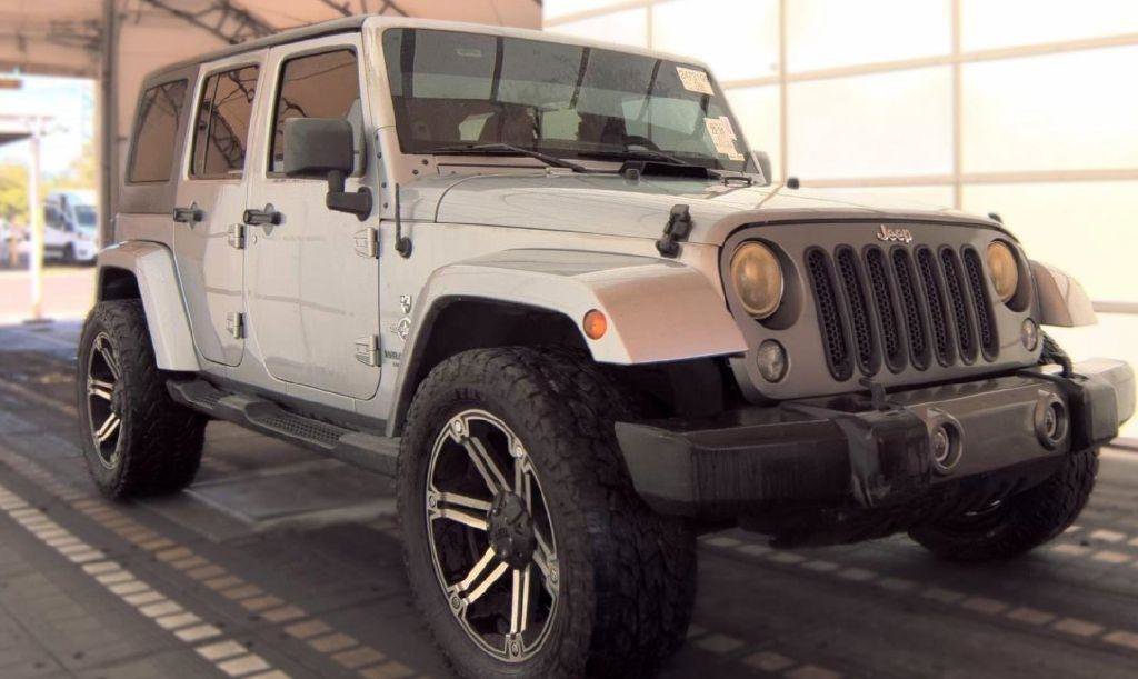 Used 2014 Jeep Wrangler Unlimited Sport AWD/4WD image 2