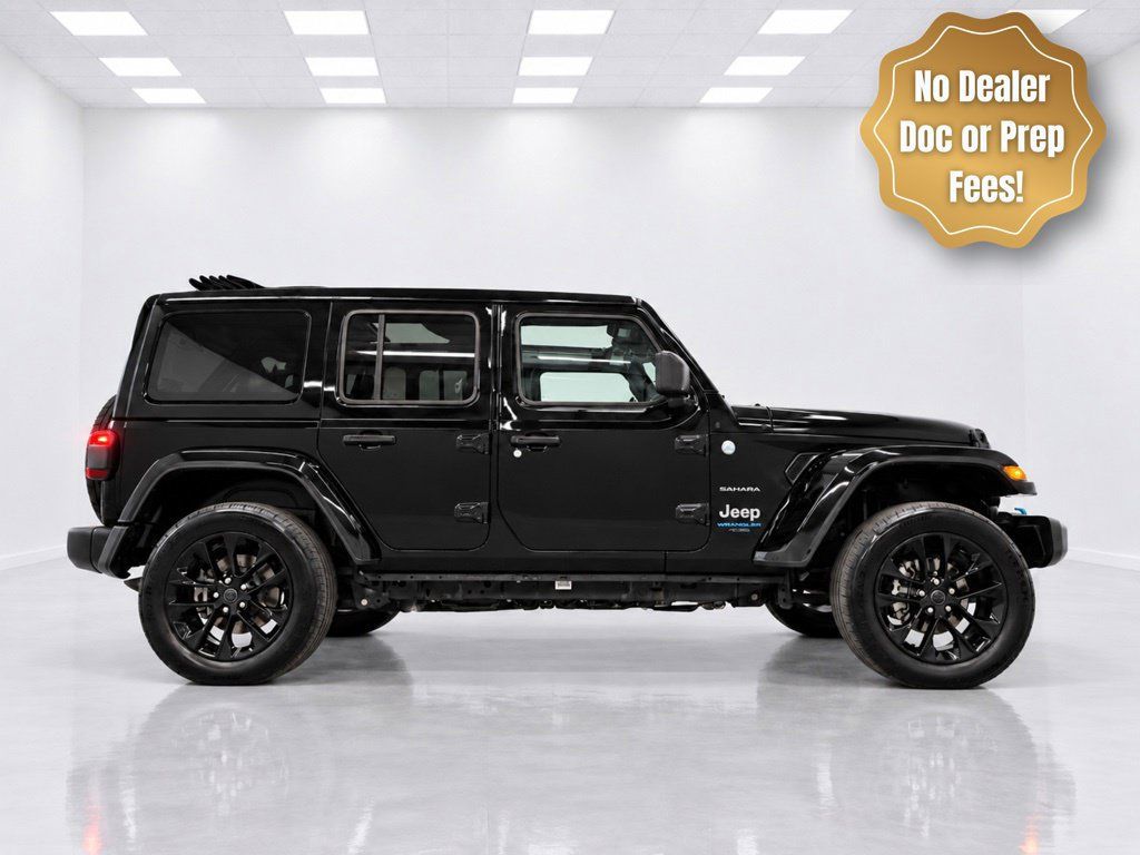 Used 2024 Jeep Wrangler Unlimited Sahara AWD/4WD image 2