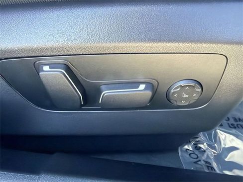 Certified 2025 BMW 530i xDrive w/ Premium Package image 13