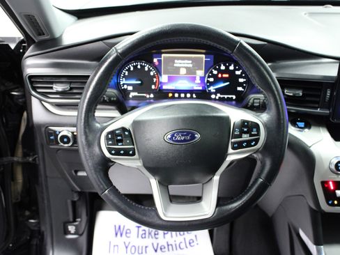 Used 2023 Ford Explorer XLT w/ Equipment Group 202A image 18