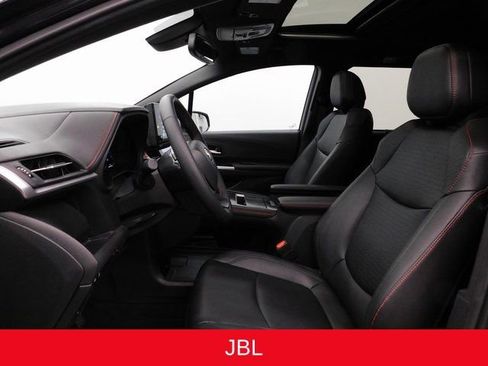 Used 2025 Toyota Sienna XSE image 23