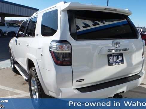 Used 2017 Toyota 4Runner SR5 Premium image 3