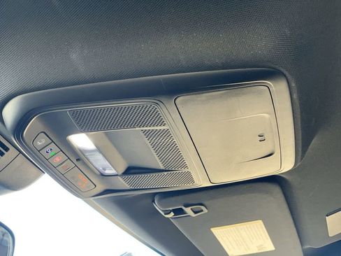 Certified 2025 Chevrolet Traverse LT w/ Midnight/Sport Edition image 17