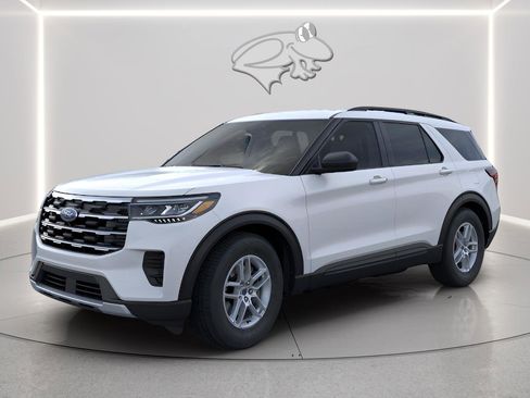 New 2026 Ford Explorer Active image 2