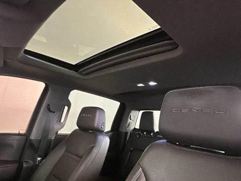 Used 2019 GMC Sierra 1500 Denali w/ Denali Ultimate Package AWD/4WD image 12