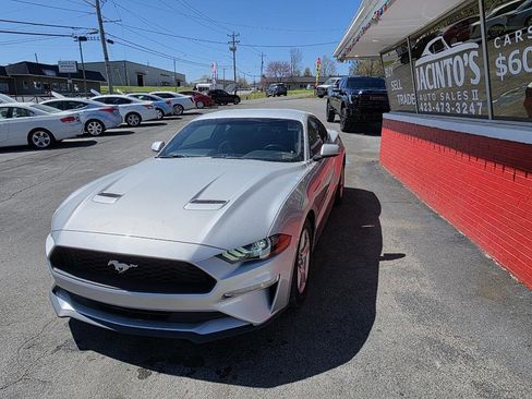 Used 2018 Ford Mustang Coupe image 5