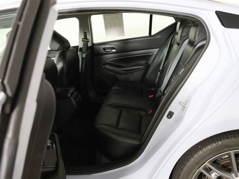 Used 2023 Nissan Altima 2.0 SR FWD image 31