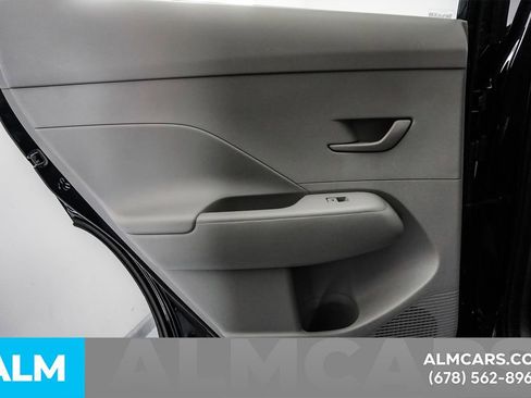 Used 2025 Hyundai Kona SE image 58