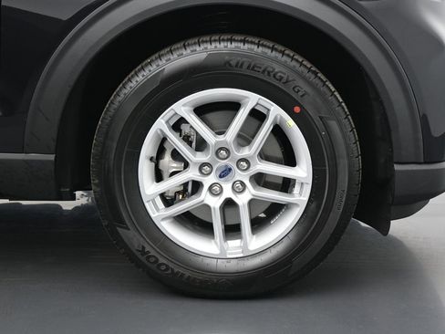 New 2025 Ford Explorer Active w/ Active Comfort Package image 17