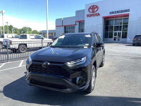 Used 2025 Toyota RAV4 XLE w/ Convenience Package FWD image 4