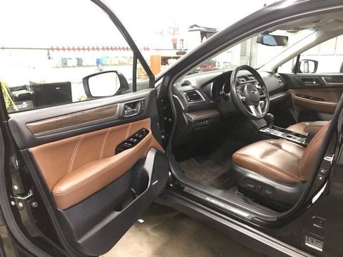 Used 2017 Subaru Outback 2.5i Touring image 12