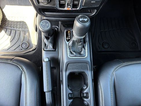 Used 2024 Jeep Wrangler Unlimited Sahara w/ Safety Group AWD/4WD image 17