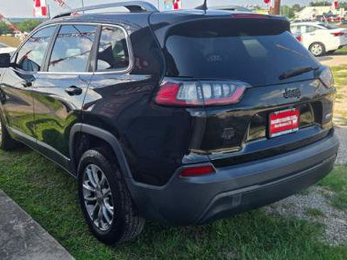 Used 2019 Jeep Cherokee Latitude Plus FWD image 6