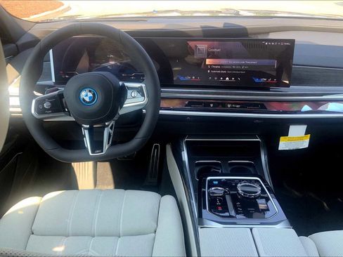 Used 2026 BMW i7 eDrive50 w/ Executive Package image 5