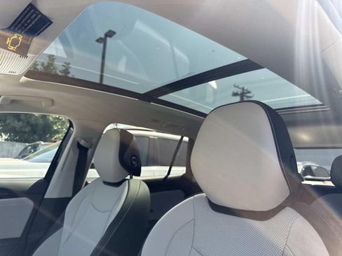 New 2026 Volkswagen Tiguan SE FWD image 16
