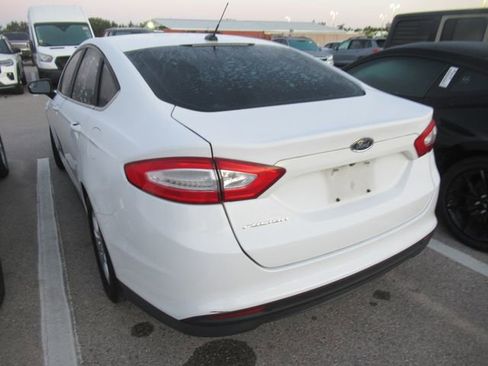 Used 2015 Ford Fusion S FWD image 4