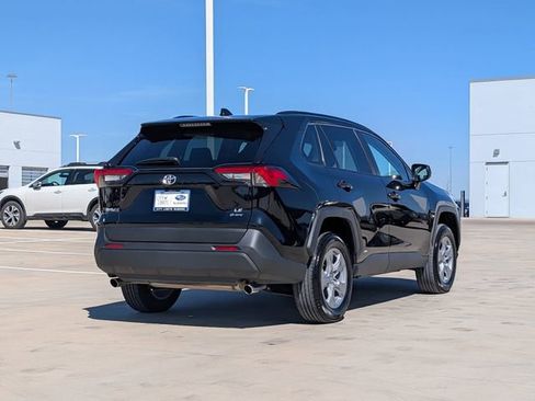 Used 2025 Toyota RAV4 LE image 5