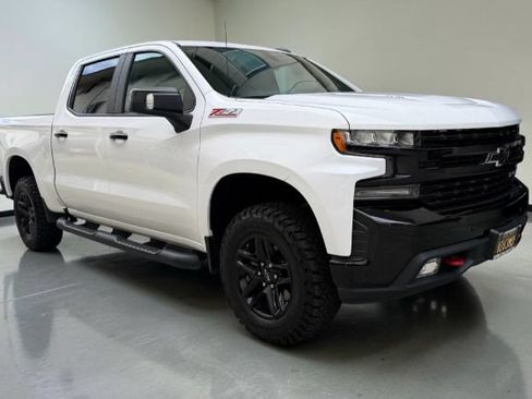 Used 2020 Chevrolet Silverado 1500 LT Trail Boss AWD/4WD image 9