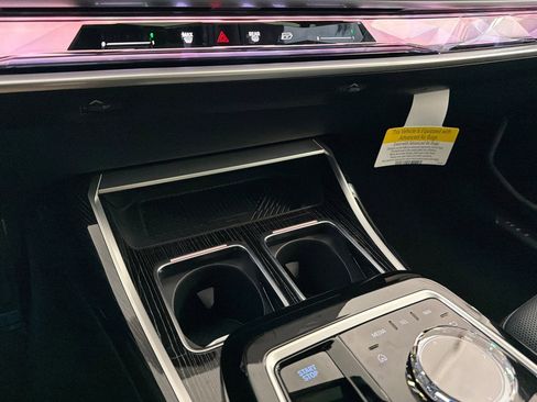 New 2026 BMW i7 xDrive60 image 24