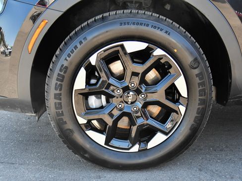 Used 2024 Kia Sorento S image 12