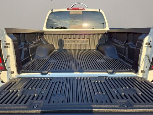 New 2025 Nissan Frontier SV image 25