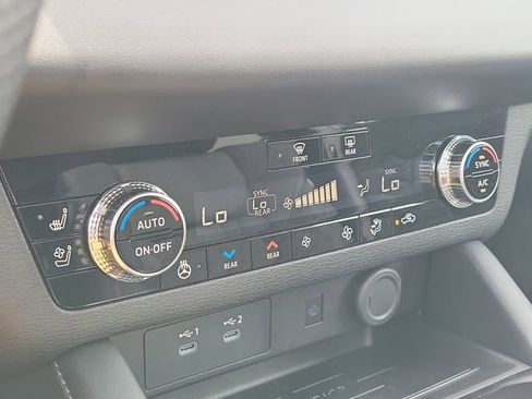 New 2025 Mitsubishi Outlander SEL image 34