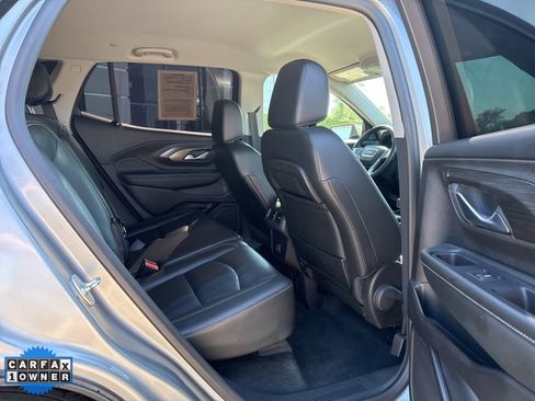 Used 2024 GMC Terrain SLT image 23