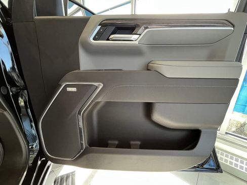New 2026 Chevrolet Silverado 1500 LTZ w/ Technology Package AWD/4WD image 18