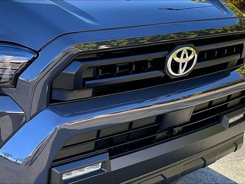 Used 2025 Toyota 4Runner SR5 image 28