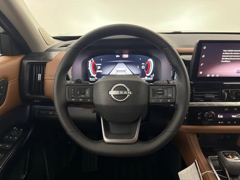 New 2026 Nissan Pathfinder Platinum image 18