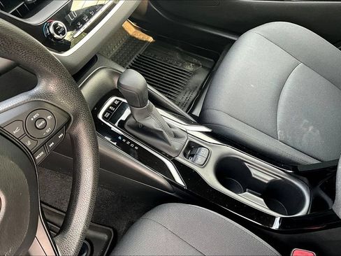 Used 2022 Toyota Corolla LE FWD image 20