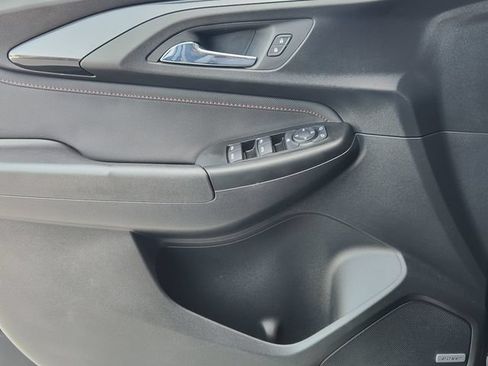 Certified 2021 Chevrolet TrailBlazer RS w/ Technology Package FWD image 17