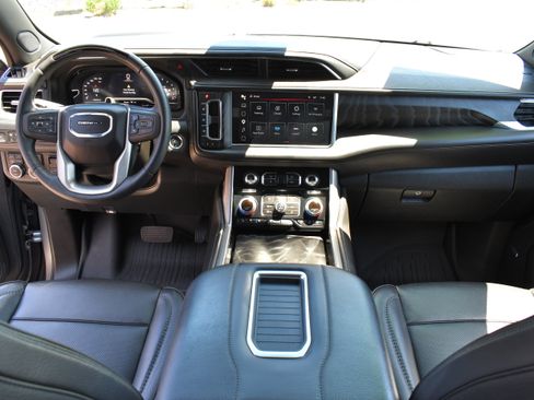 Used 2023 GMC Yukon Denali w/ Denali Reserve Package AWD/4WD image 16