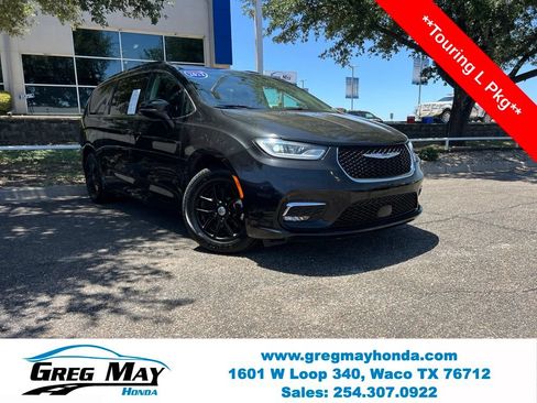 Used 2022 Chrysler Pacifica Touring-L FWD image 1