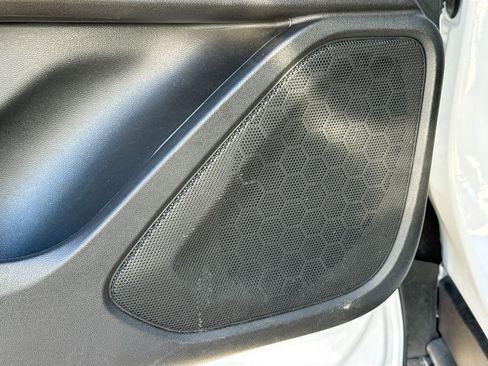 Used 2024 GMC Terrain SLT image 24