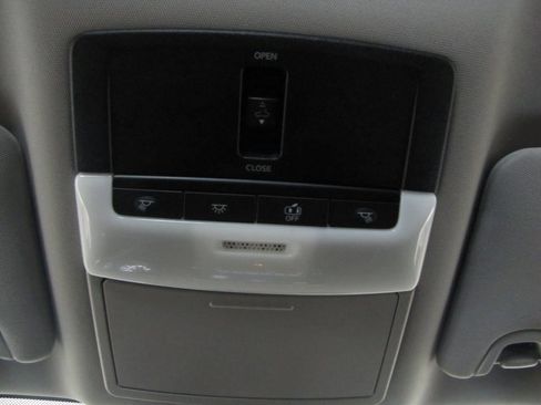 Used 2020 Nissan Altima 2.5 SV image 8