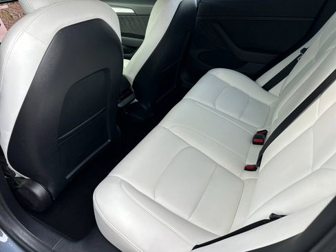 Used 2021 Tesla Model 3 Standard Range Plus image 12