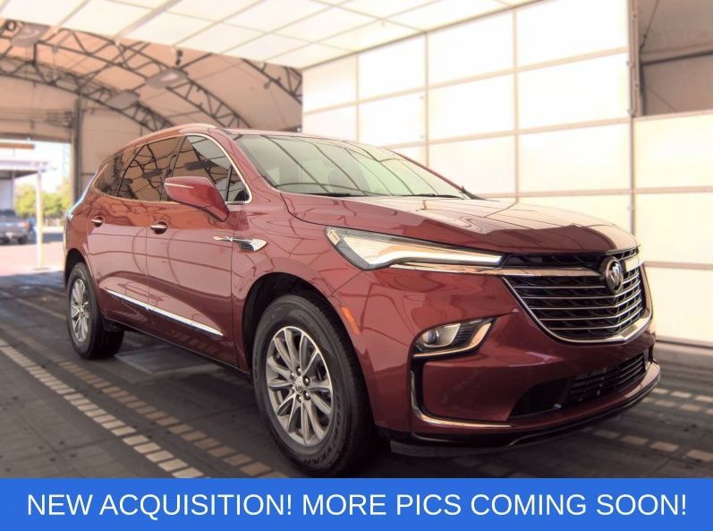 Used 2024 Buick Enclave Essence w/ Technology Package FWD image 1