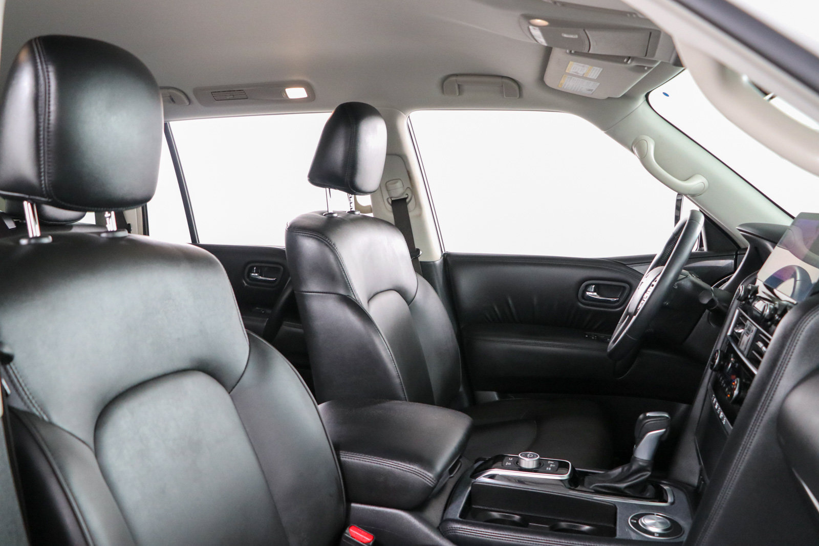 Used 2021 Nissan Armada SV w/ SV Appearance Package RWD image 28