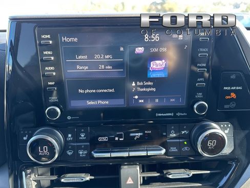 Used 2022 Toyota Highlander XLE image 12