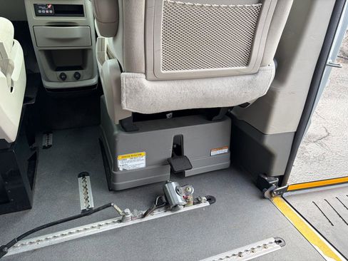 Used 2015 Dodge Grand Caravan SE w/ Quick Order Package 29E SE image 36