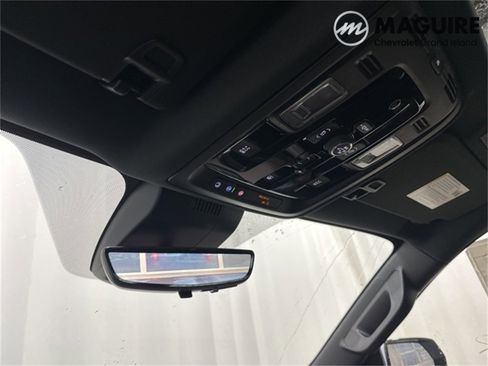 New 2026 Chevrolet Suburban High Country image 5