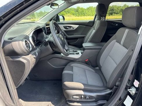 Used 2025 Chevrolet Blazer LT FWD image 8
