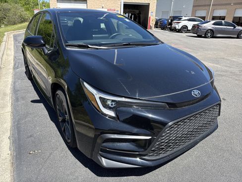 Used 2024 Toyota Corolla SE image 2