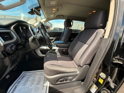 Used 2021 Nissan Titan SV w/ SV Convenience Package AWD/4WD image 10