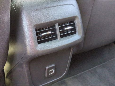 Used 2022 Chevrolet Equinox LT image 22