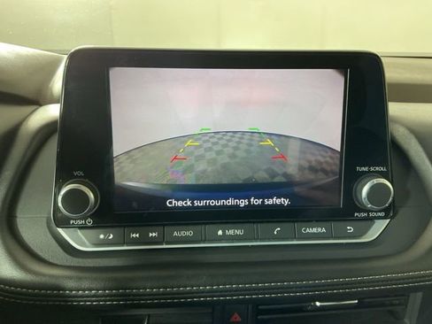 Used 2023 Nissan Rogue S image 23