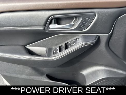 Used 2023 Nissan Rogue SL w/ SL Premium Package AWD/4WD image 9