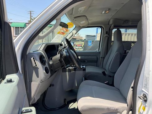 Used 2011 Ford E-350 and Econoline 350 XLT RWD image 17